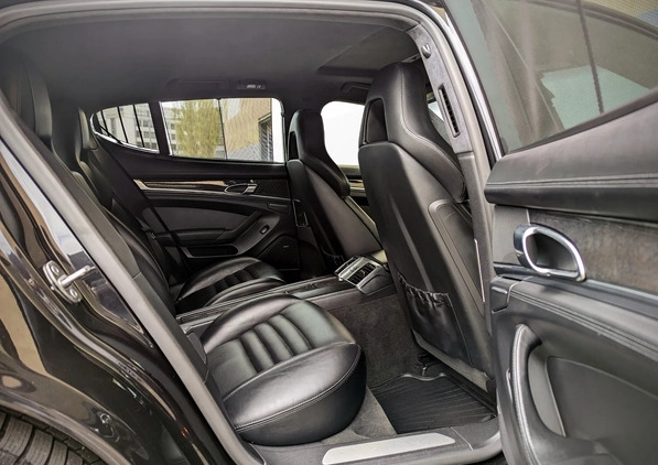 Porsche Panamera cena 155000 przebieg: 129000, rok produkcji 2014 z Gdynia małe 326